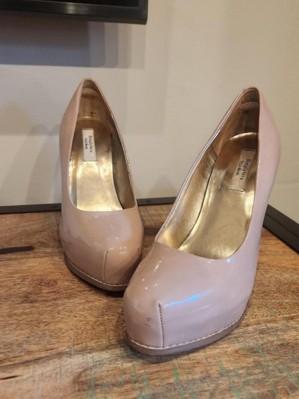 Vera Wang Women's Pink and Tan Courts